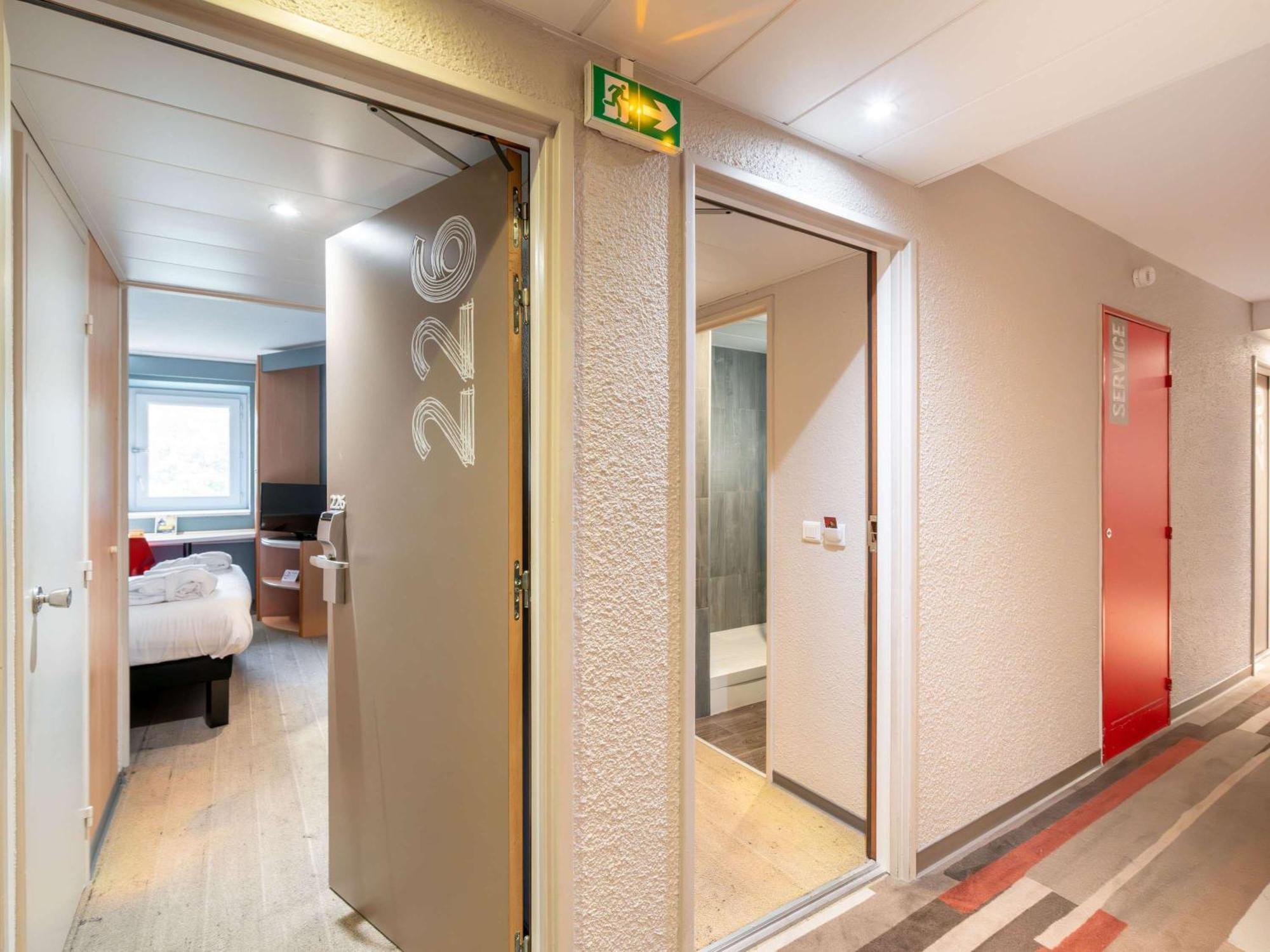 Hotel Ibis Antibes Sophia-Antipolis Valbonne Exterior foto